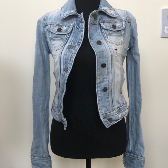 Abercrombie & Fitch Jackets & Blazers - EUC Abercrombie & Fitch Distressed Jean Jacket XS